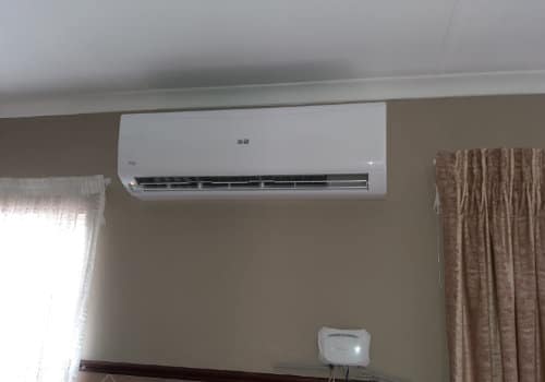 Heatfreeze airconditioner installation on the inside 4